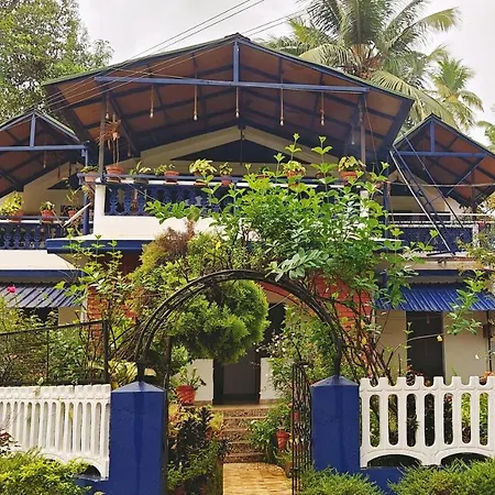 Curlies Blue House Villa
